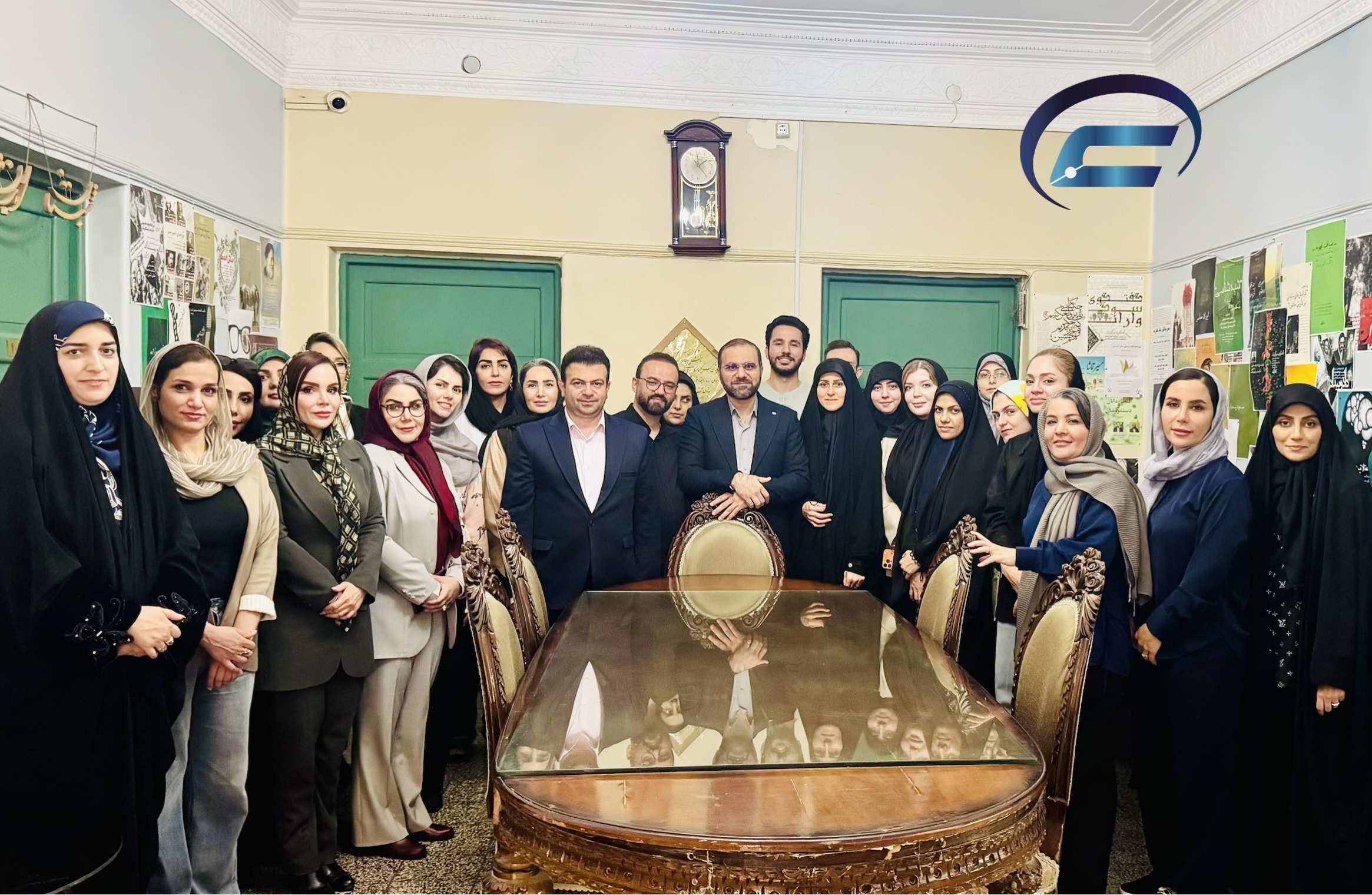 عکس دسته جمعی کارگاه املاک-کانون قراردادنویسان ایران-1