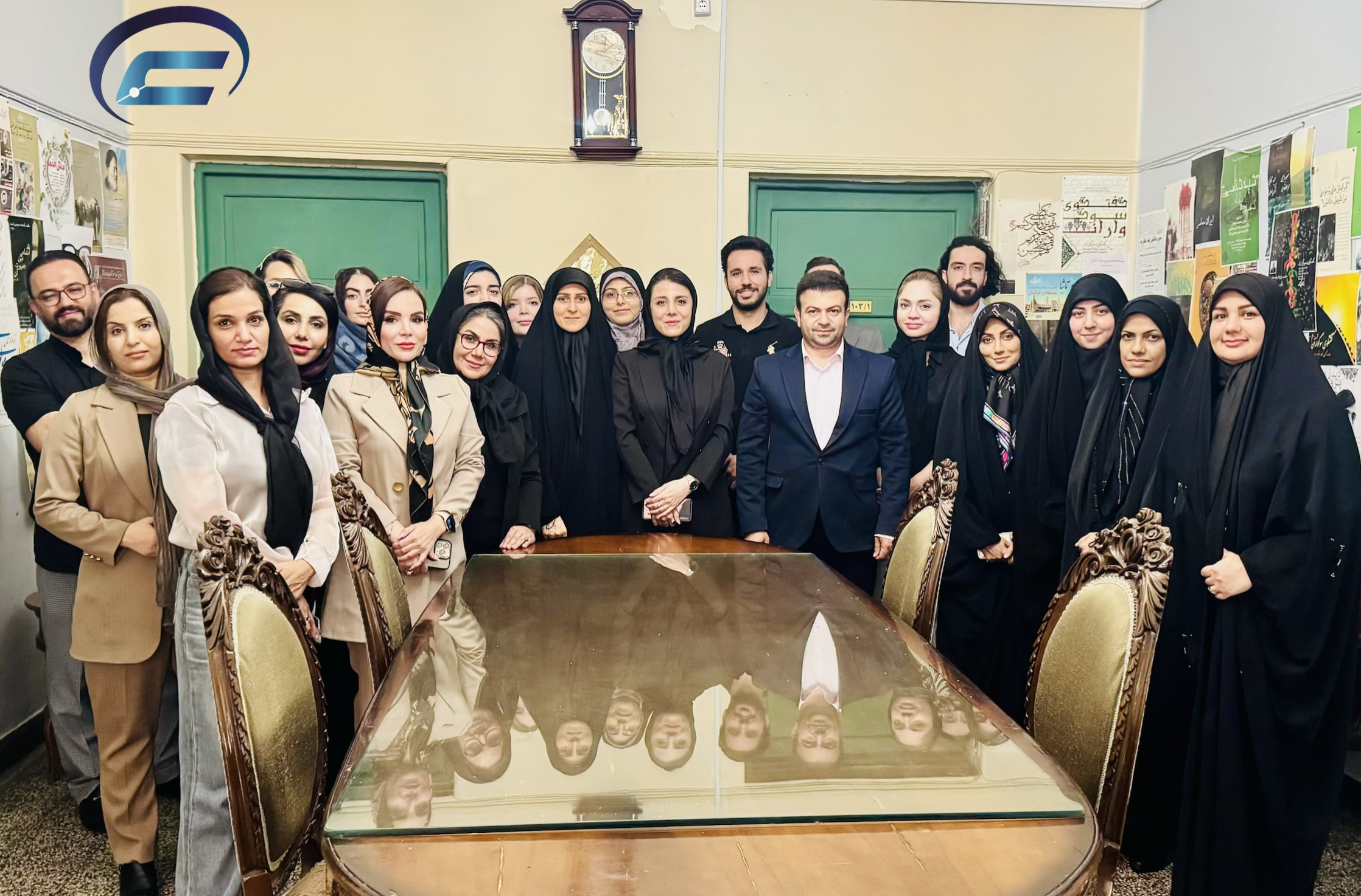 عکس دسته جمعی کارگاه املاک-کانون قراردادنویسان ایران-2