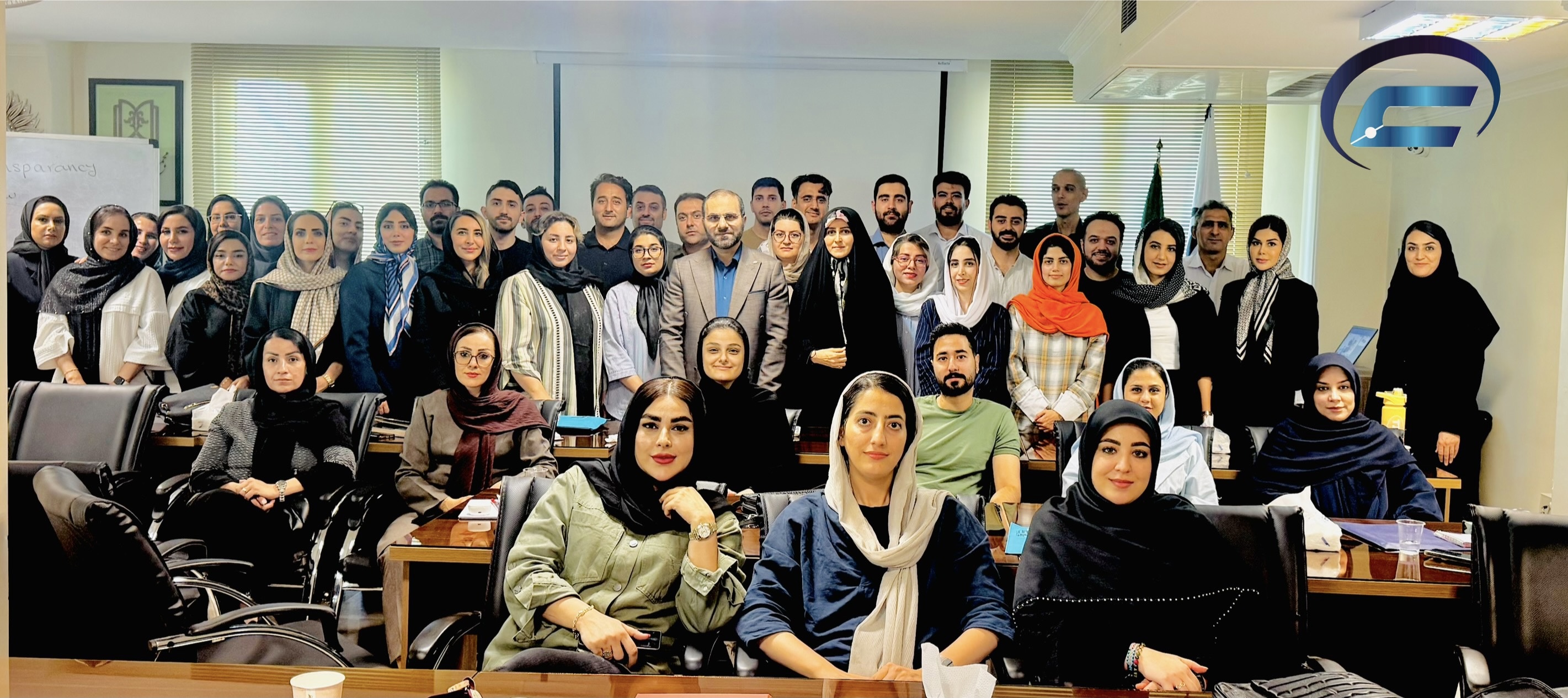 عکس دسته جمعی کارگاه جامع قراردادنویسی-1404-تیرماه